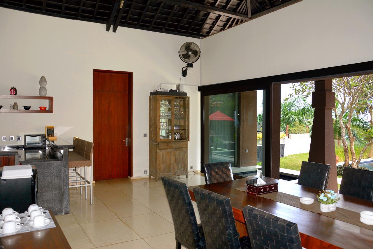 Villa Tiara Mangsit ภายนอก รูปภาพ